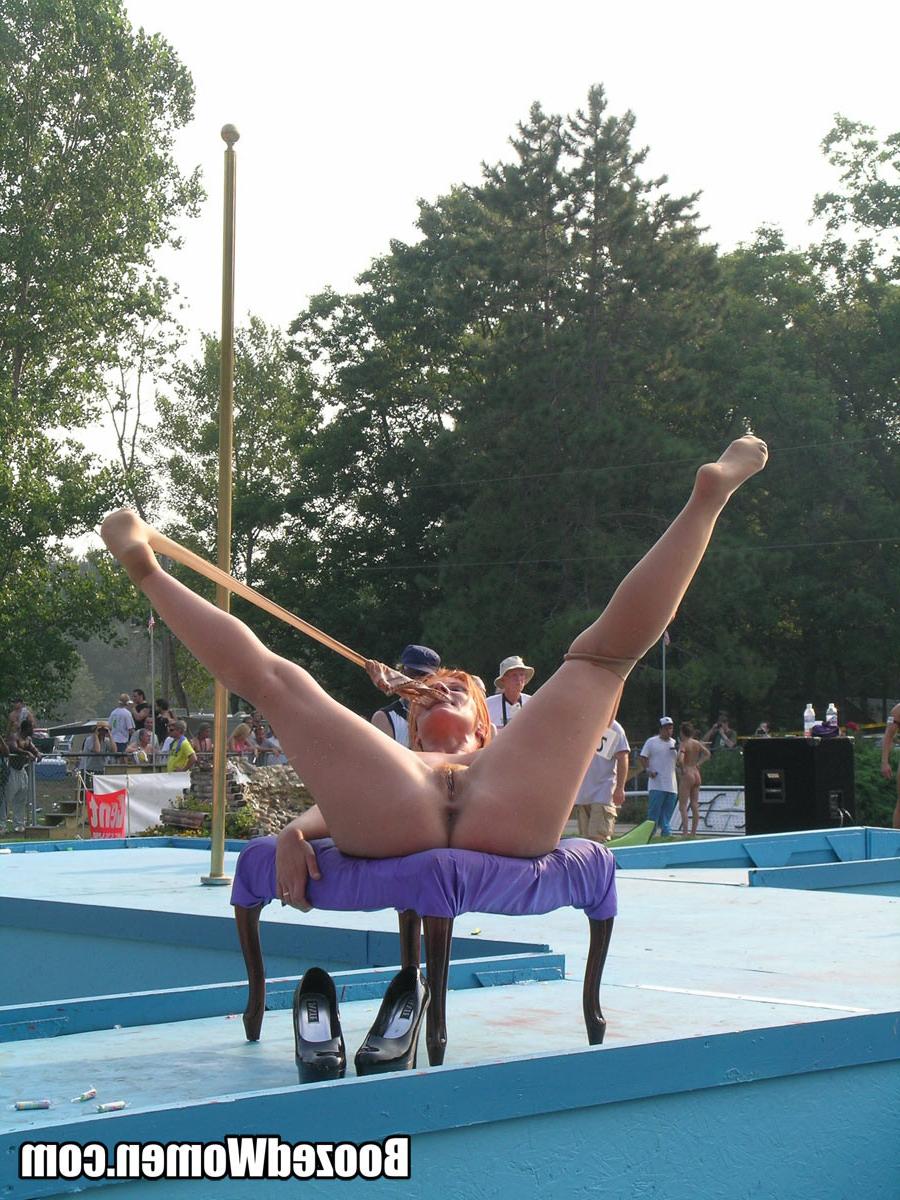 12P Girls from next door at nude contest