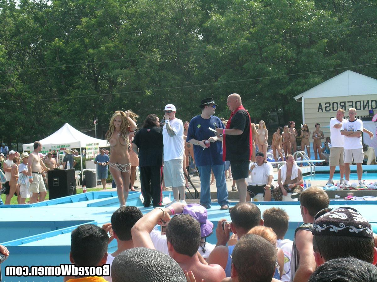 12P Girls from next door at nude contest