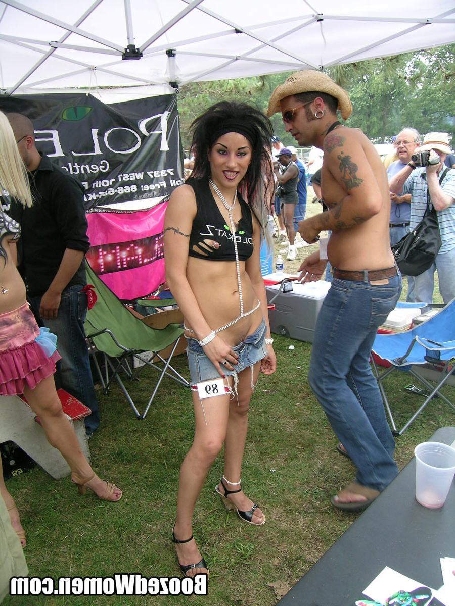 12P Girls from next door at nude contest