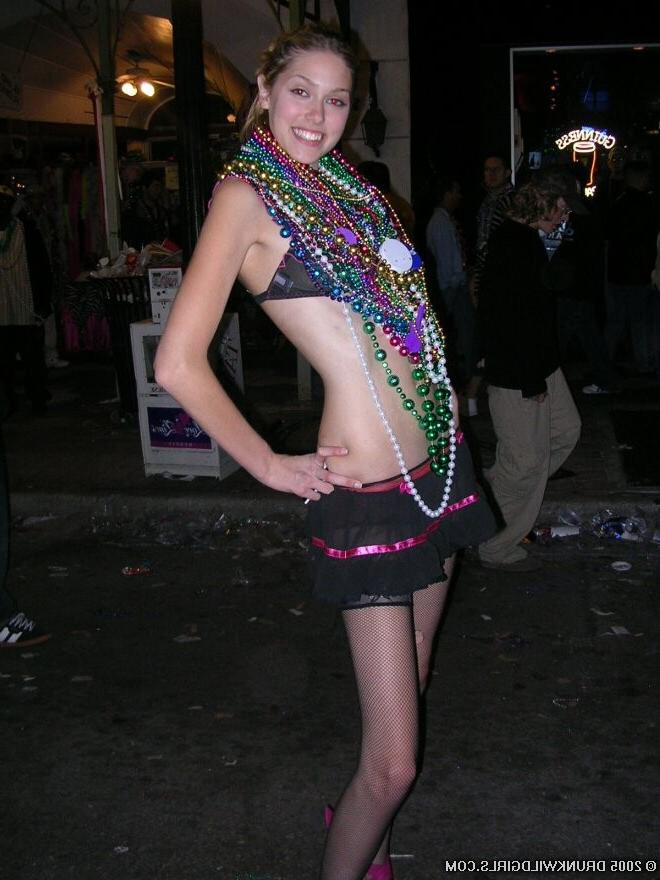 15P fucking drunk amateur chicks flash tits for beads
