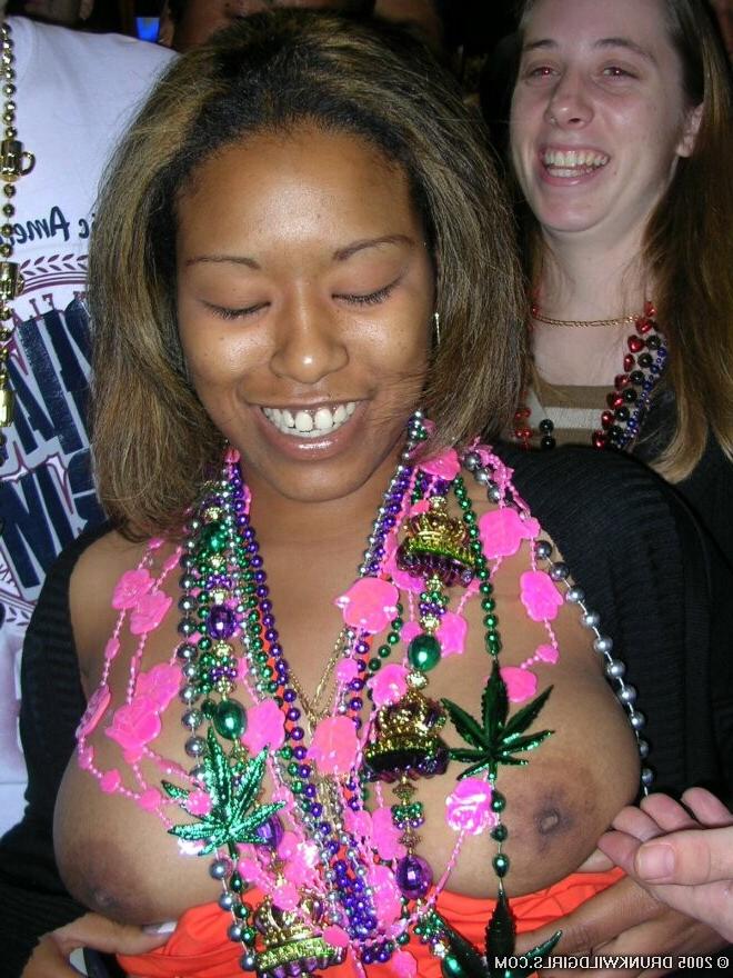 15P fucking drunk amateur chicks flash tits for beads