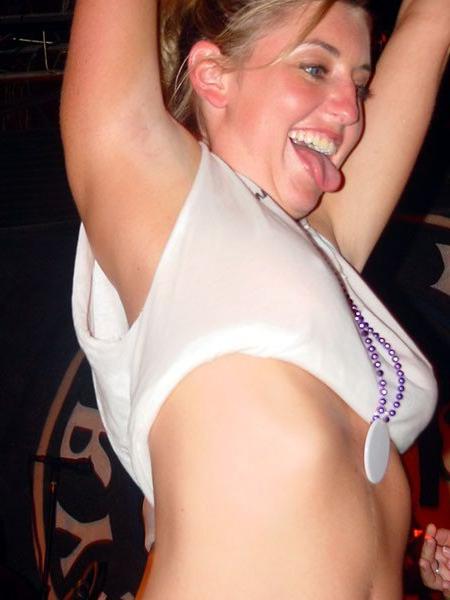 16P Drunk college girls showing their tits in wet t shirt contest