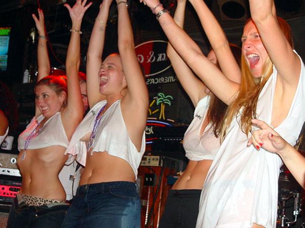 16P Drunk college girls showing their tits in wet t shirt contest