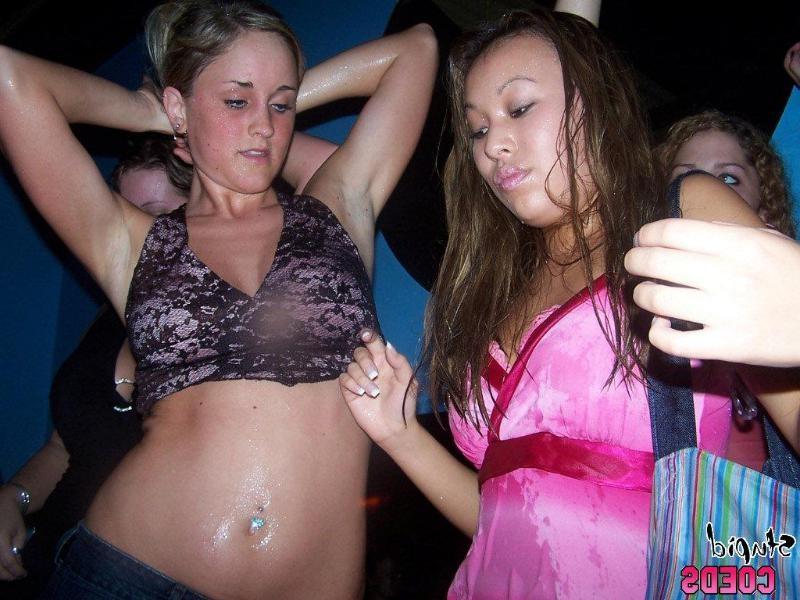 16P college teens compete in wet t-shirt contest