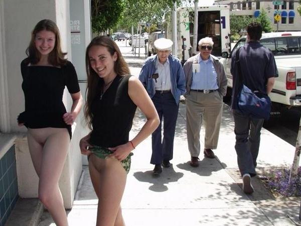 15P Naughty Chicks in an All Out Flashing Competition
