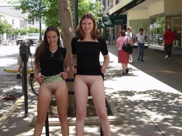 15P Naughty Chicks in an All Out Flashing Competition