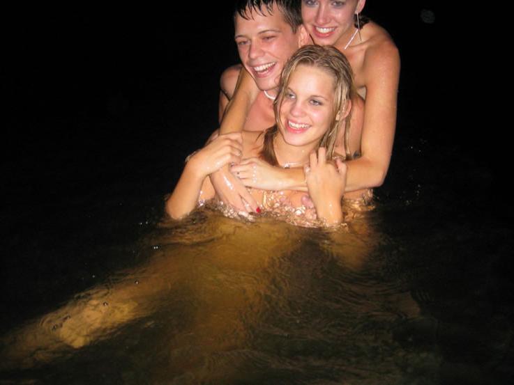 18P Teens going skinny dipping after college party