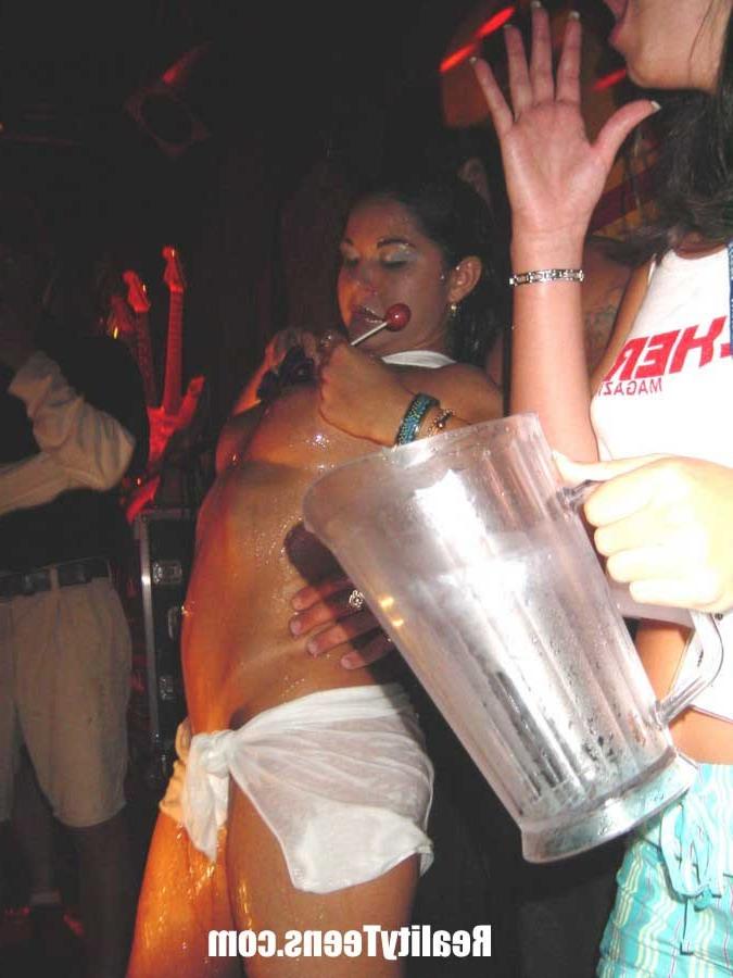 15P wild spring break wet t-shirt contest