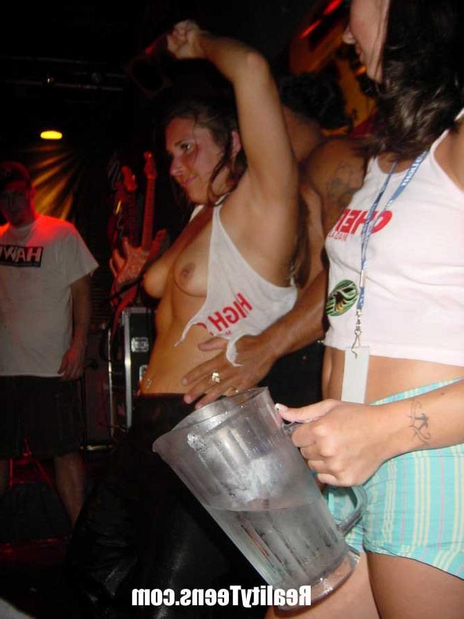 15P wild spring break wet t-shirt contest