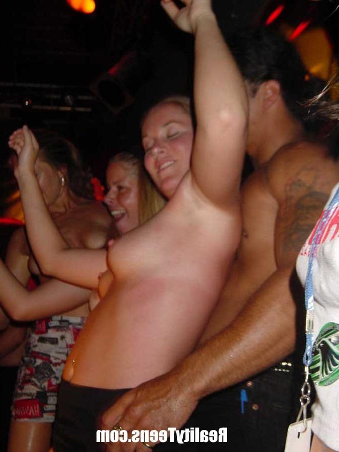 15P wild spring break wet t-shirt contest