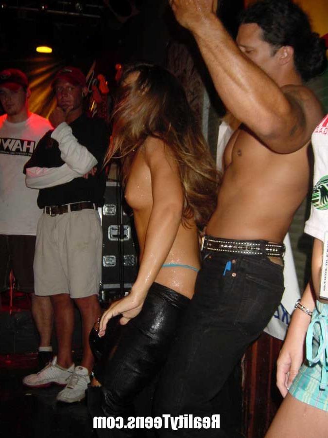 15P wild spring break wet t-shirt contest