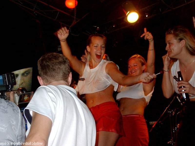 15P Real College Babes In A Wet Tshirt Contest