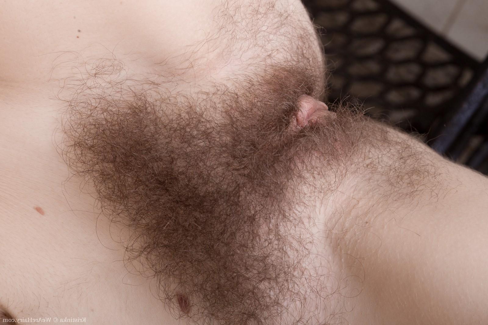 16P Kristinka shows off hairy body after makeup 