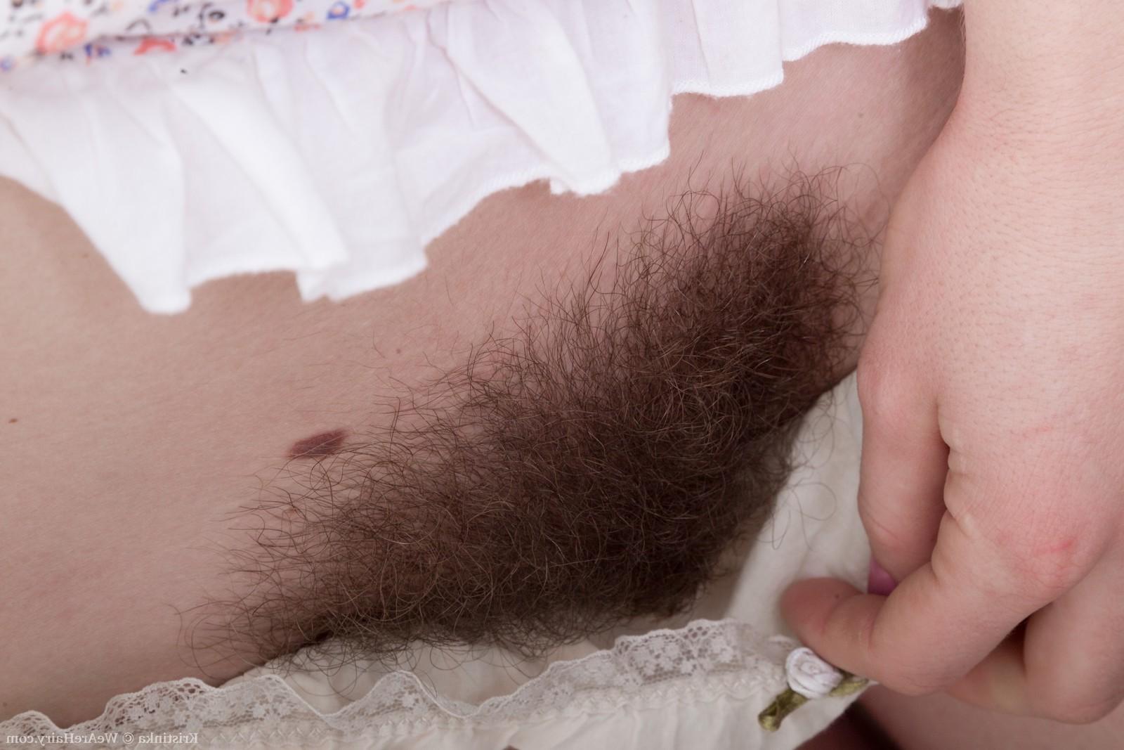16P Kristinka shows off hairy body after makeup 