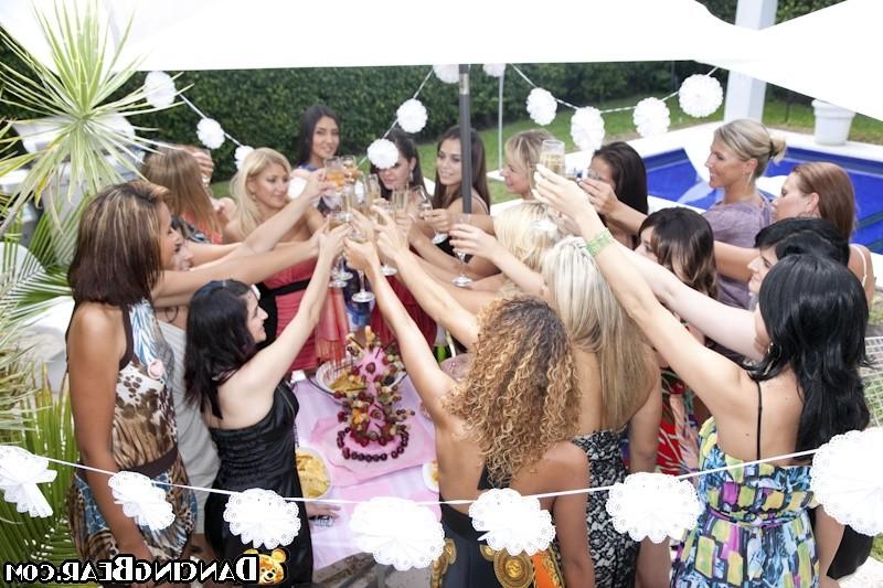 16P Naughty chicks blowing big hard cocks on private party