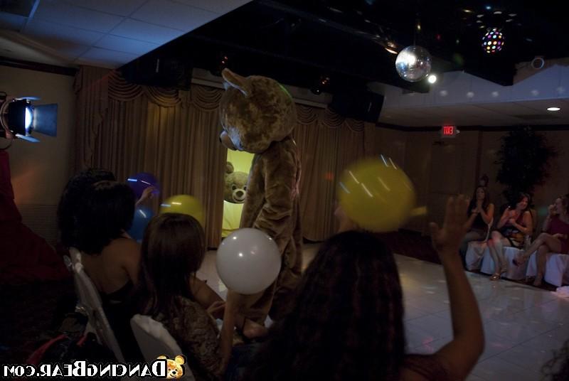 16P Handsome seducers drilling all chicks at hardcore party