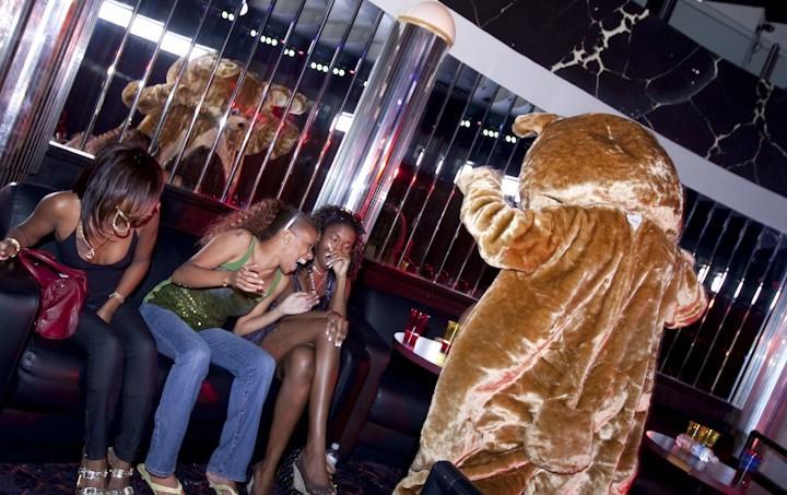 16P Hot bodied strangers give ramrods to drunk party girls