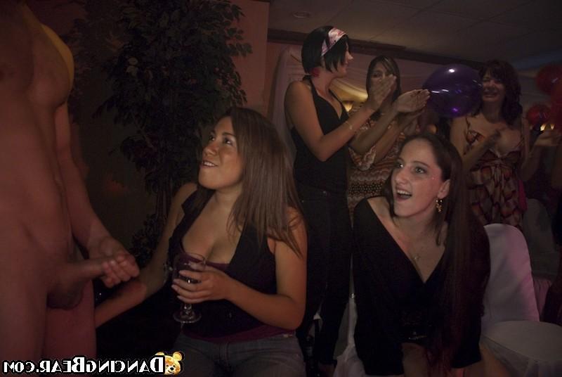16P Many guys drilling and jizzing chicks at hardcore party
