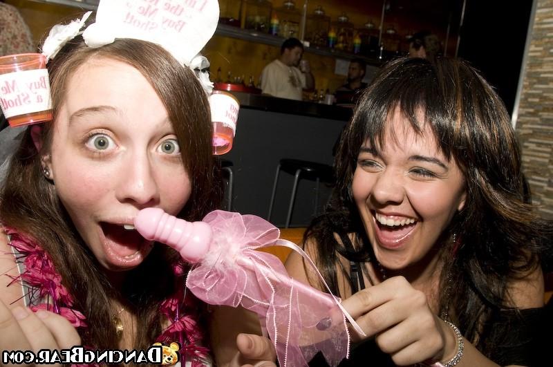 16P Handsome seducers drilling all chicks at hardcore party