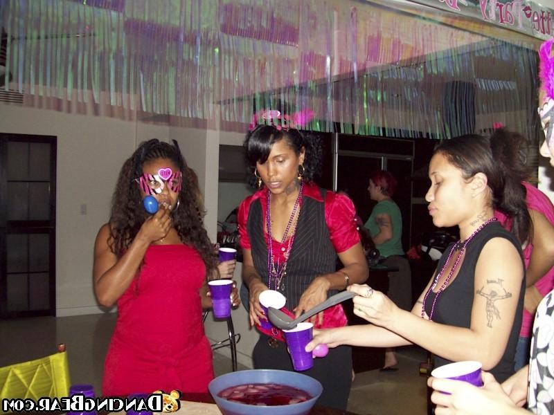 16P Naughty girls giving awesome blowjob on late hardcore party