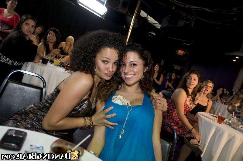 16P Dozens of amateur babes give head on the hardcore party