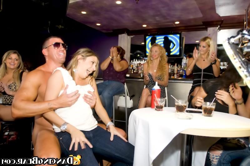 16P Dozens of amateur babes give head on the hardcore party