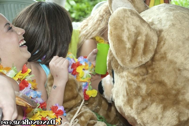 16P Beautiful chicks get penetrated at dirty hardcore party