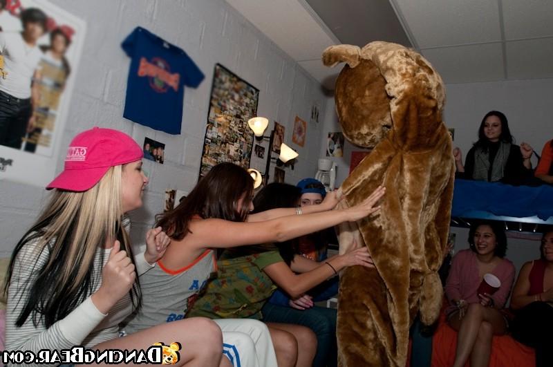 16P Super hot real college babes go wild after a beer bong party