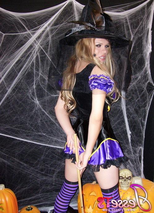 15P Witchy TS Jesse has a Halloween treat just for you