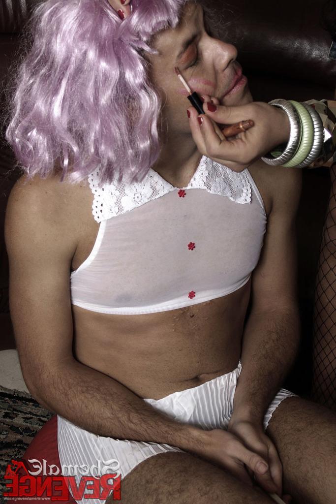 20P Shemale dominating a guy and having him suck cock