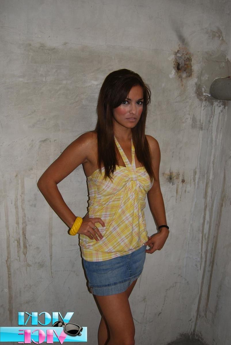 16P Amateur girl upskirts