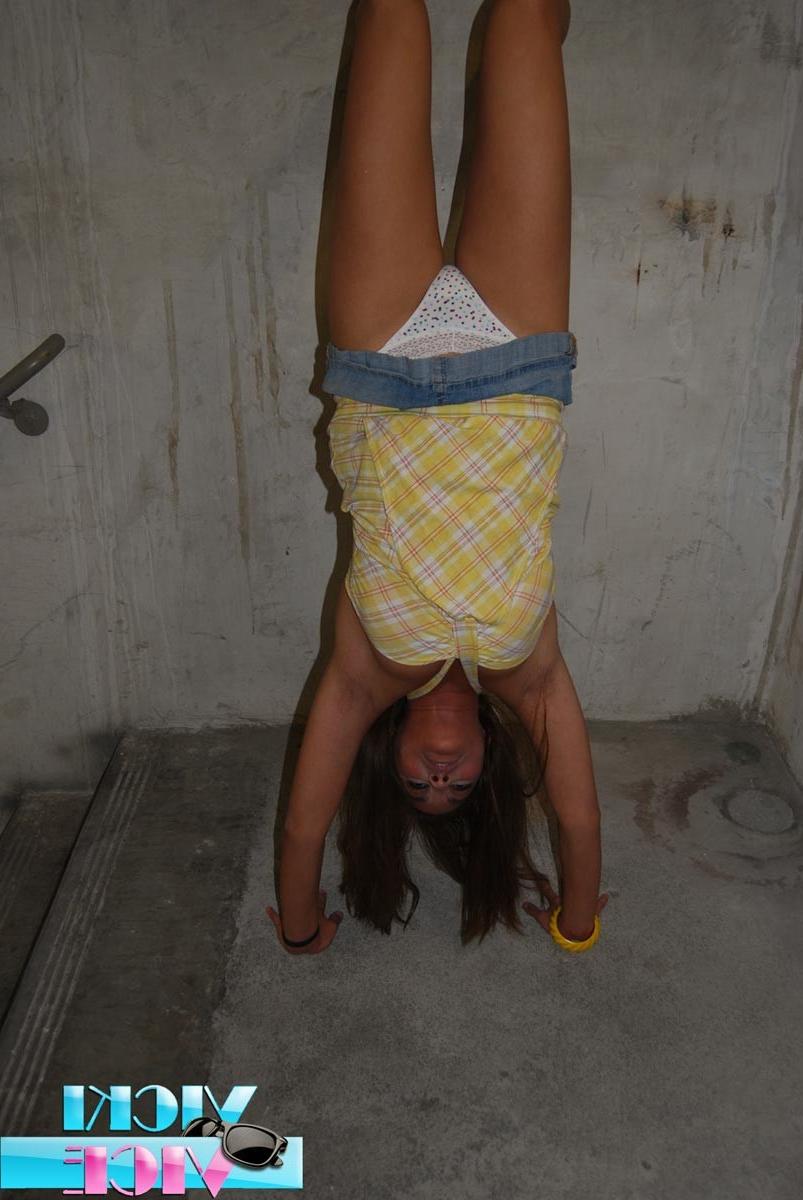 16P Amateur girl upskirts