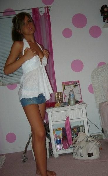 15P Amateur teens are very happy after cumshot or facial