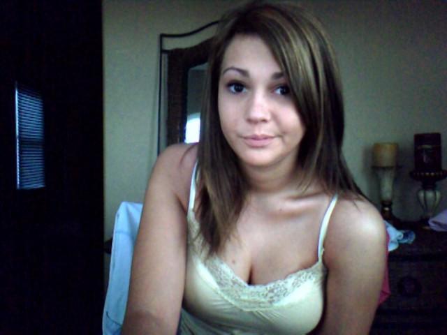 15P Amateur teens are very happy after cumshot or facial