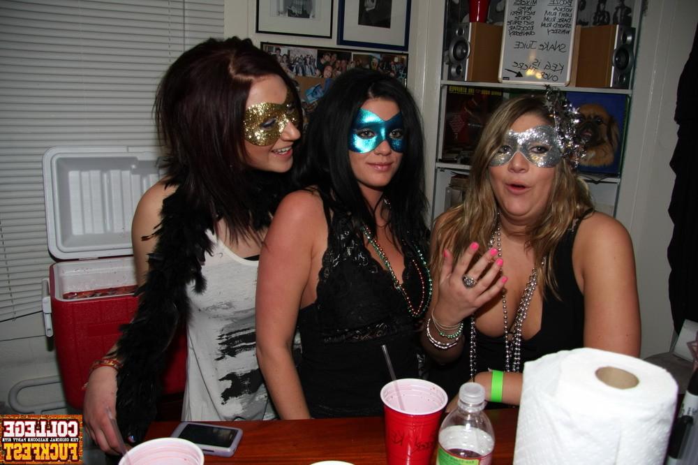 20P Naughty and wild teen sluts are enjoying the mardi gras party