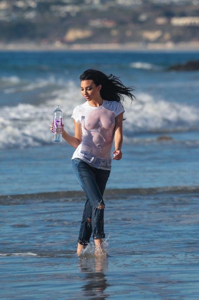 6P Amanda Geores See-Through Photos
