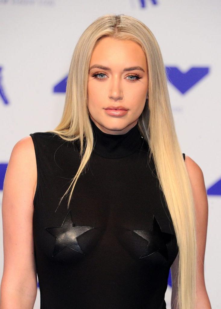 15P Anastasia Karanikolaou See-Through
