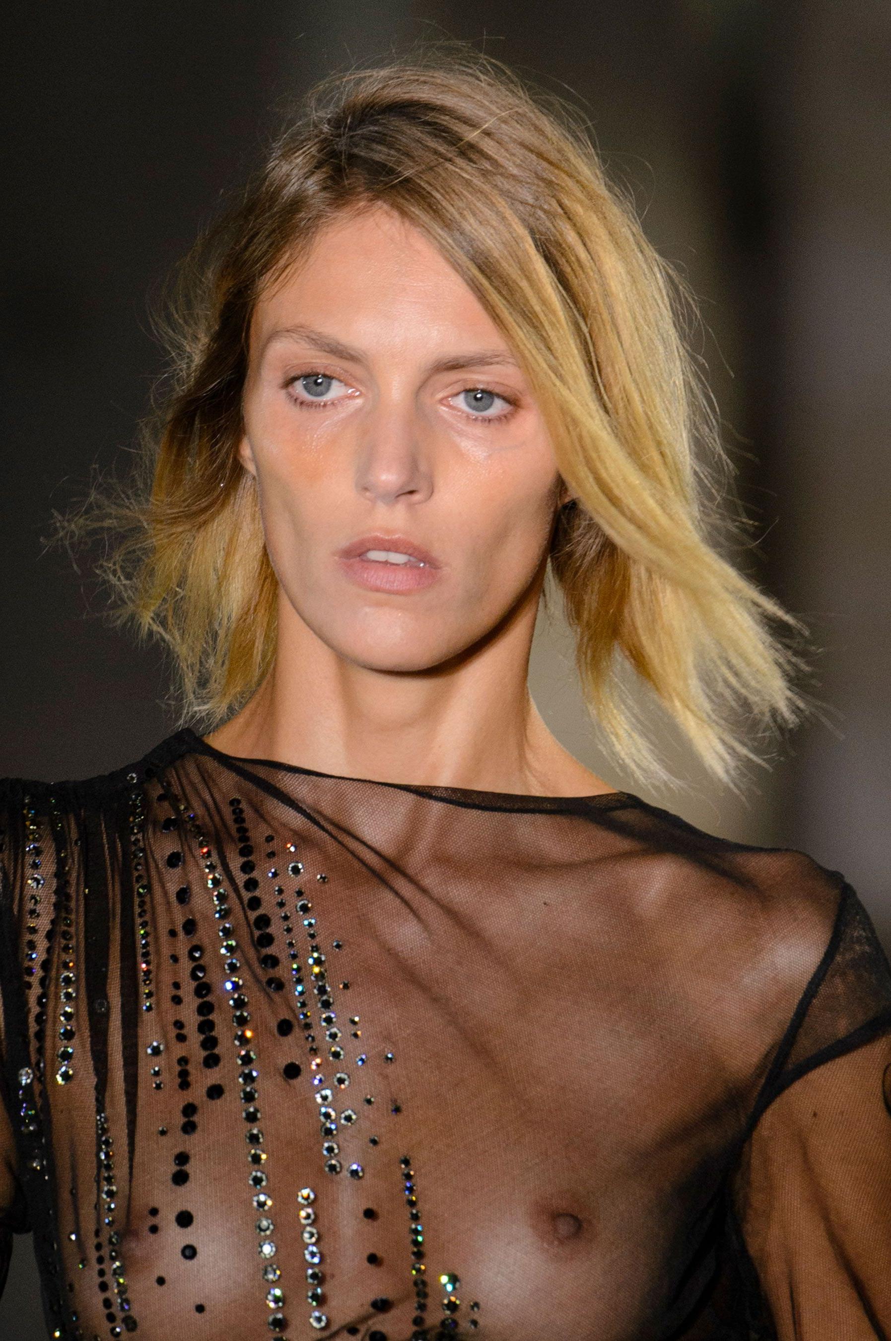 6P See-Through Photos of Anja Rubik