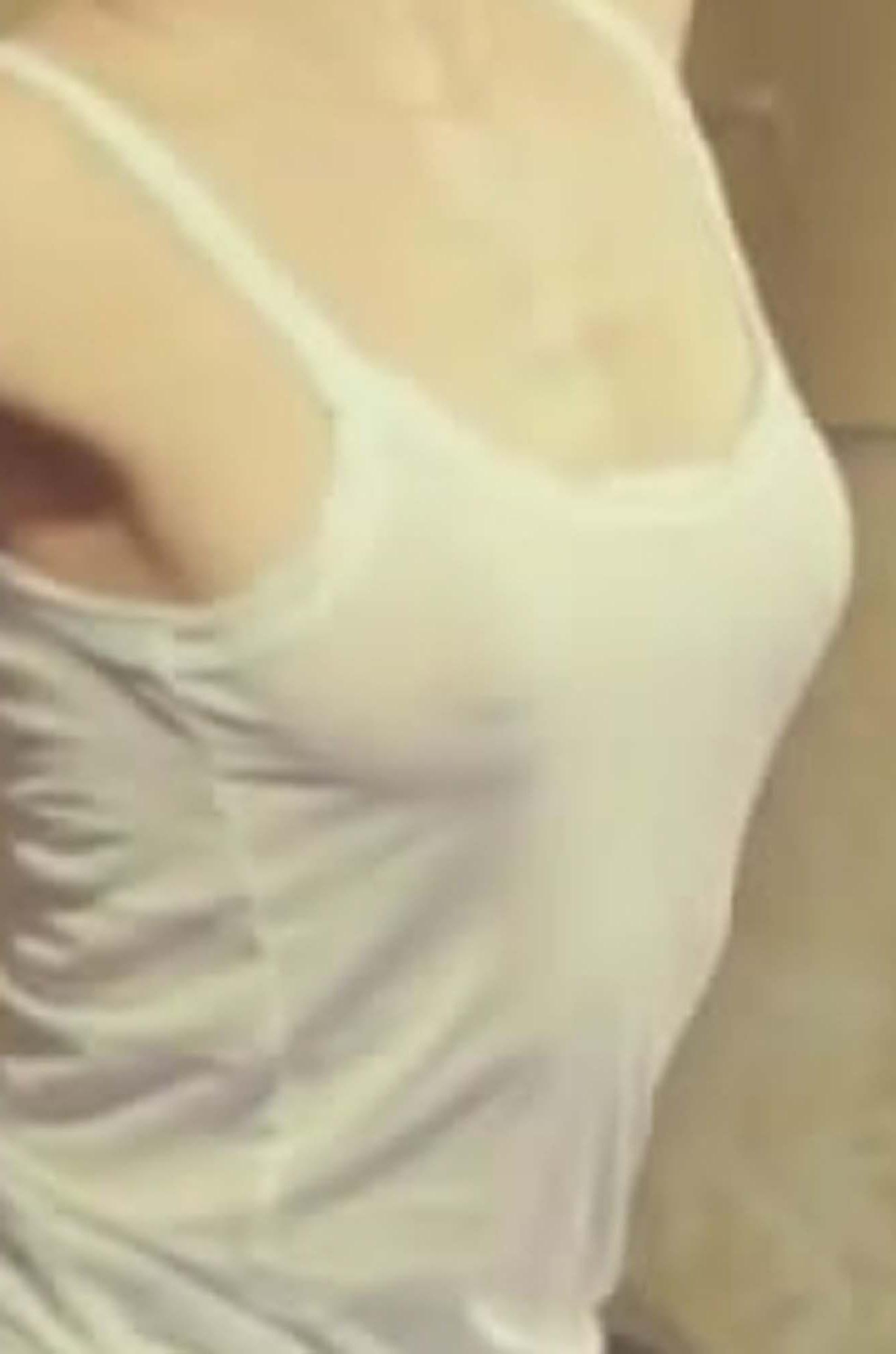4P Emma Watson See-Through photos
