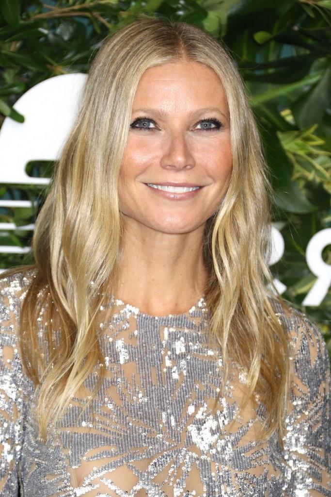17P Gwyneth Paltrow See-Through