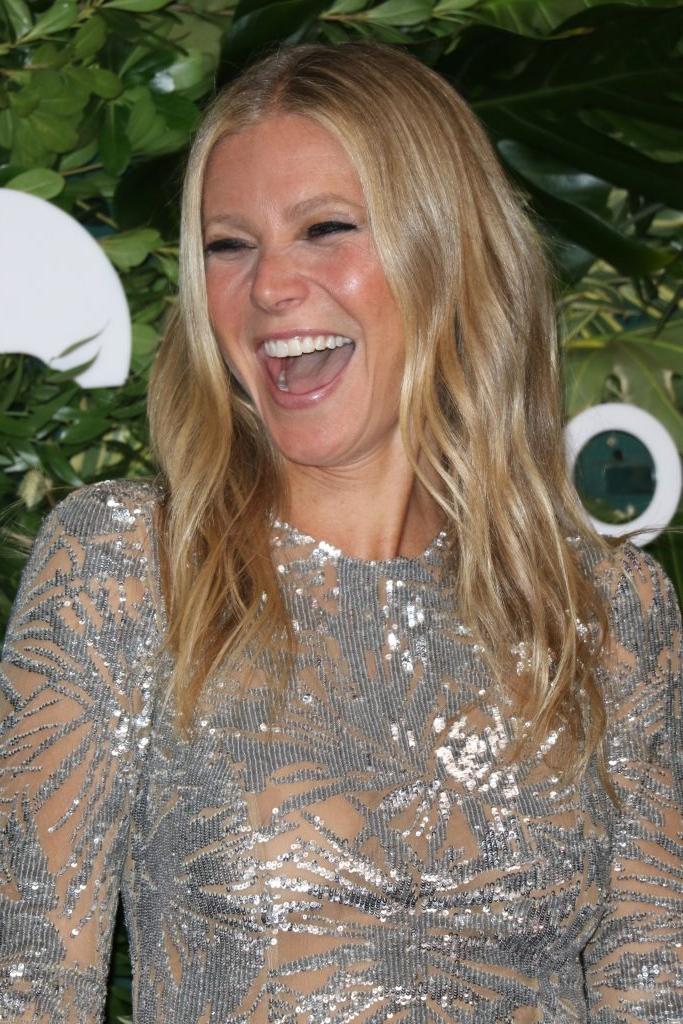 17P Gwyneth Paltrow See-Through