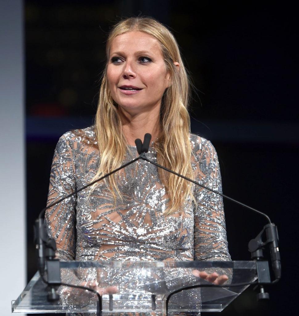 17P Gwyneth Paltrow See-Through