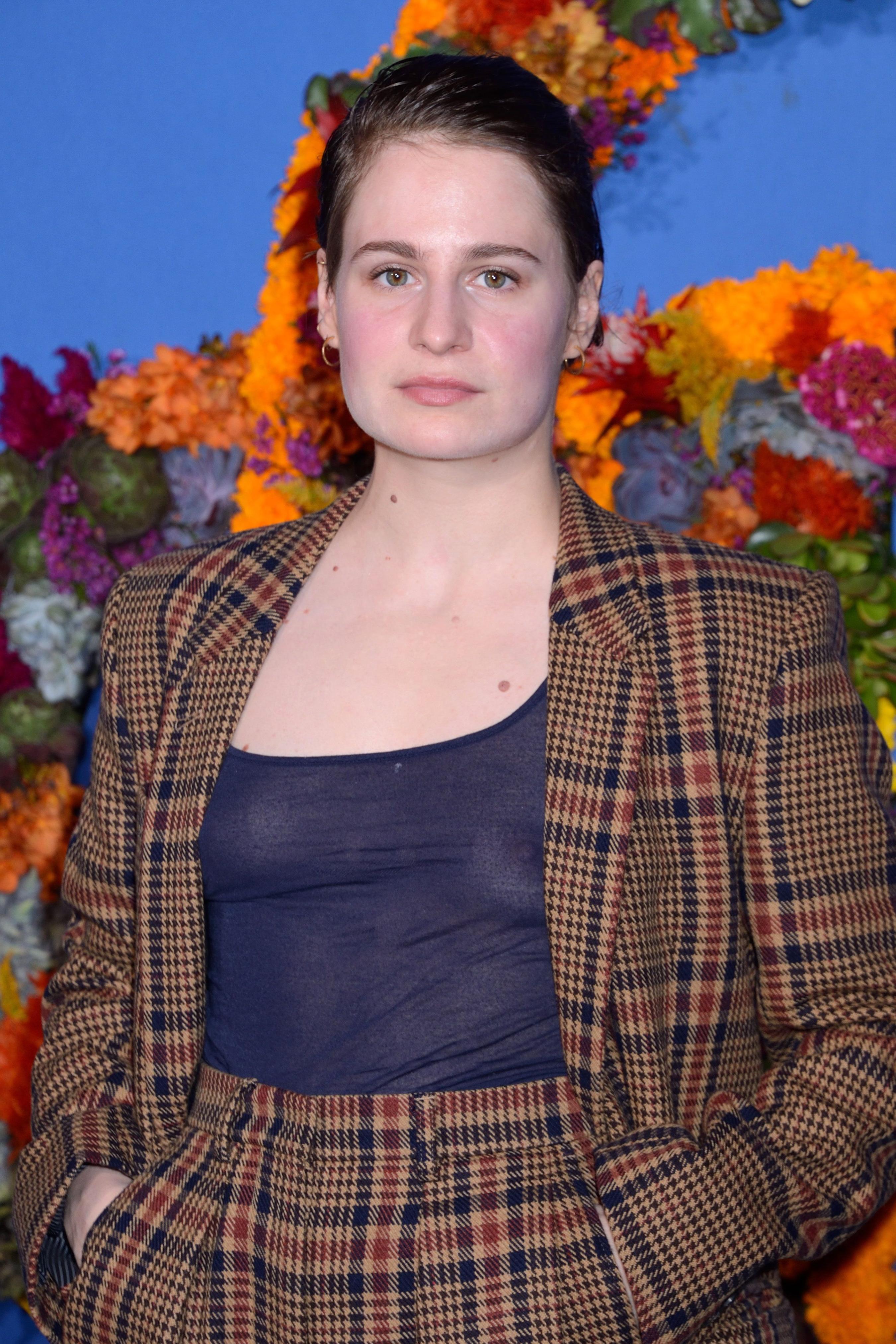 16P Heloise Letissier See-Through