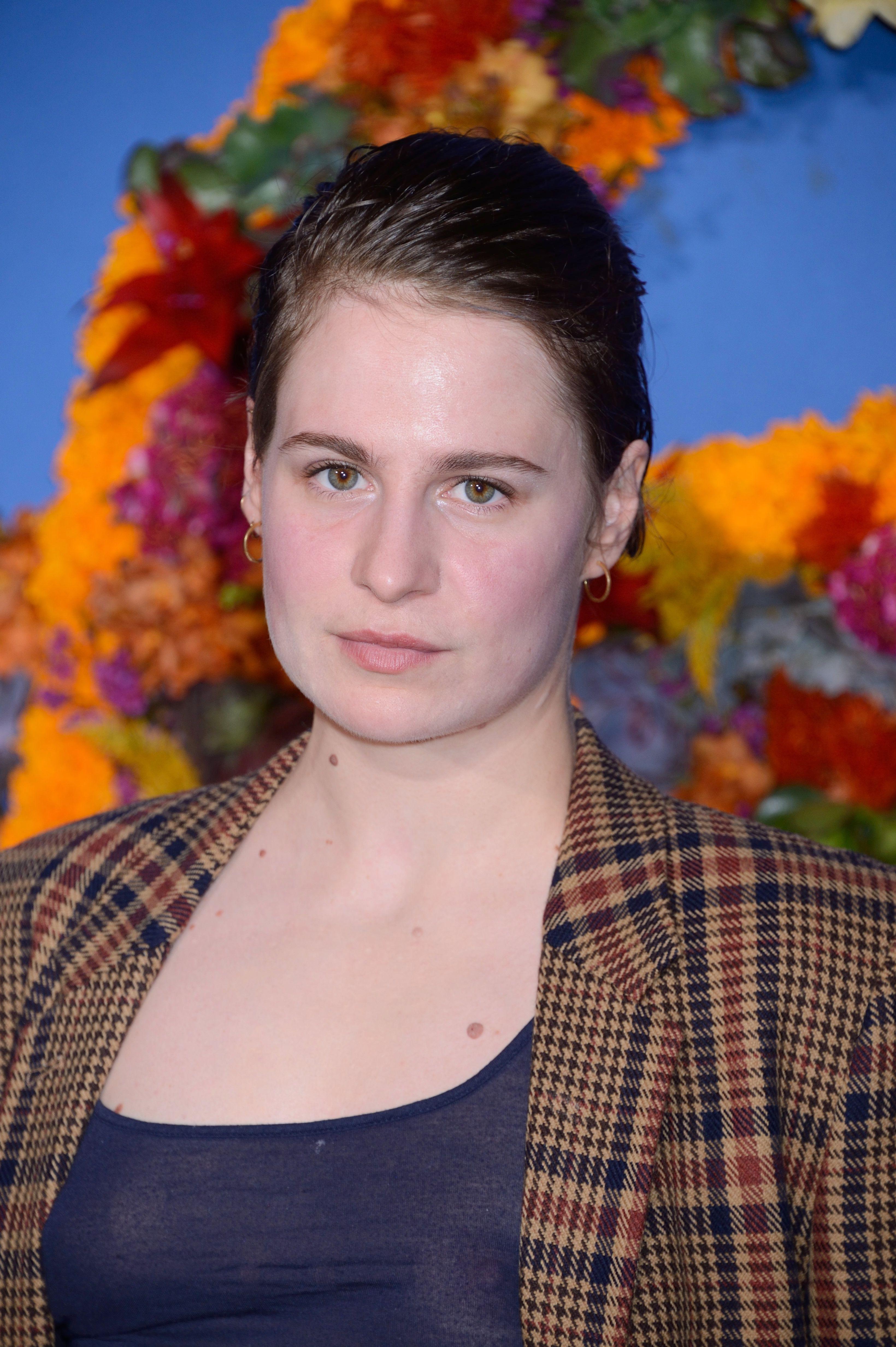 16P Heloise Letissier See-Through
