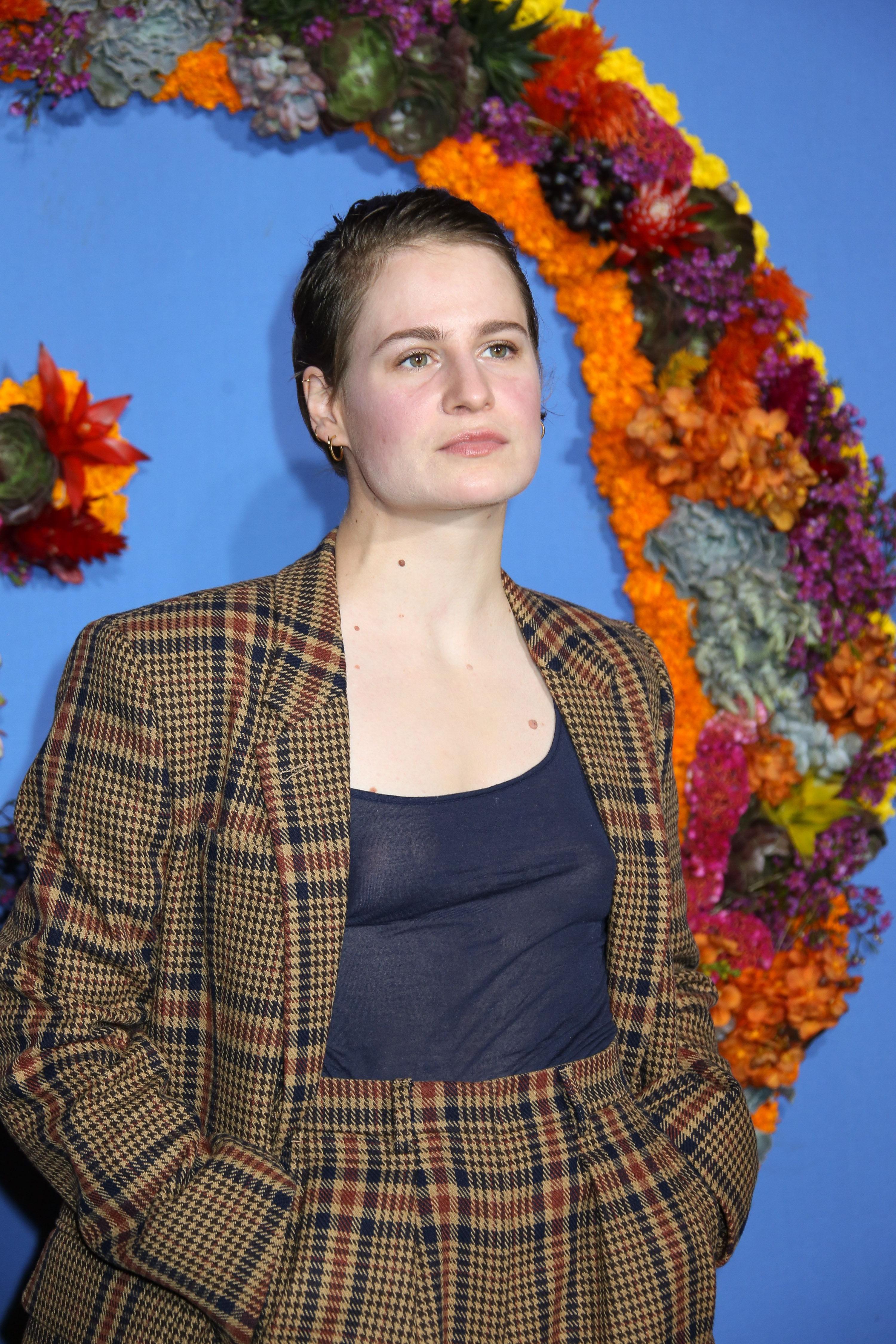 16P Heloise Letissier See-Through