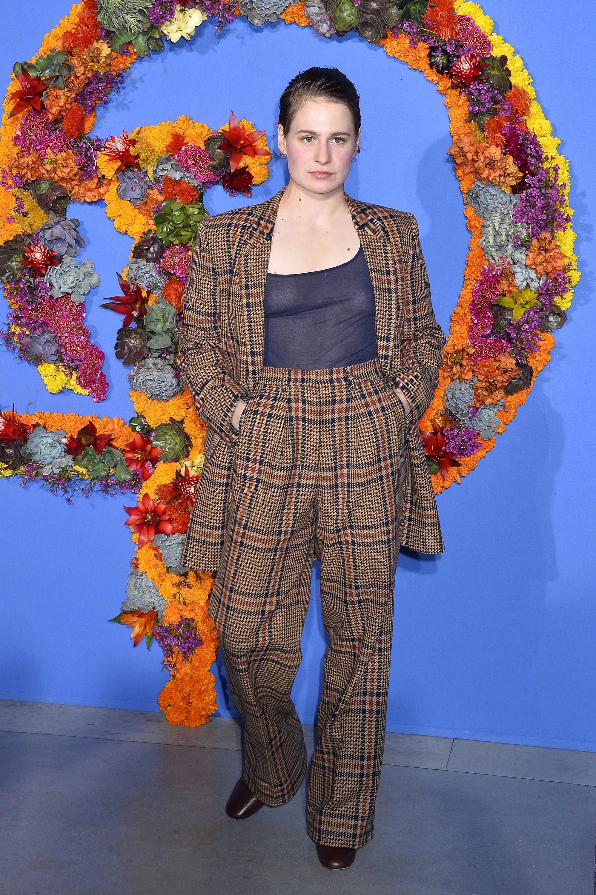 16P Heloise Letissier See-Through