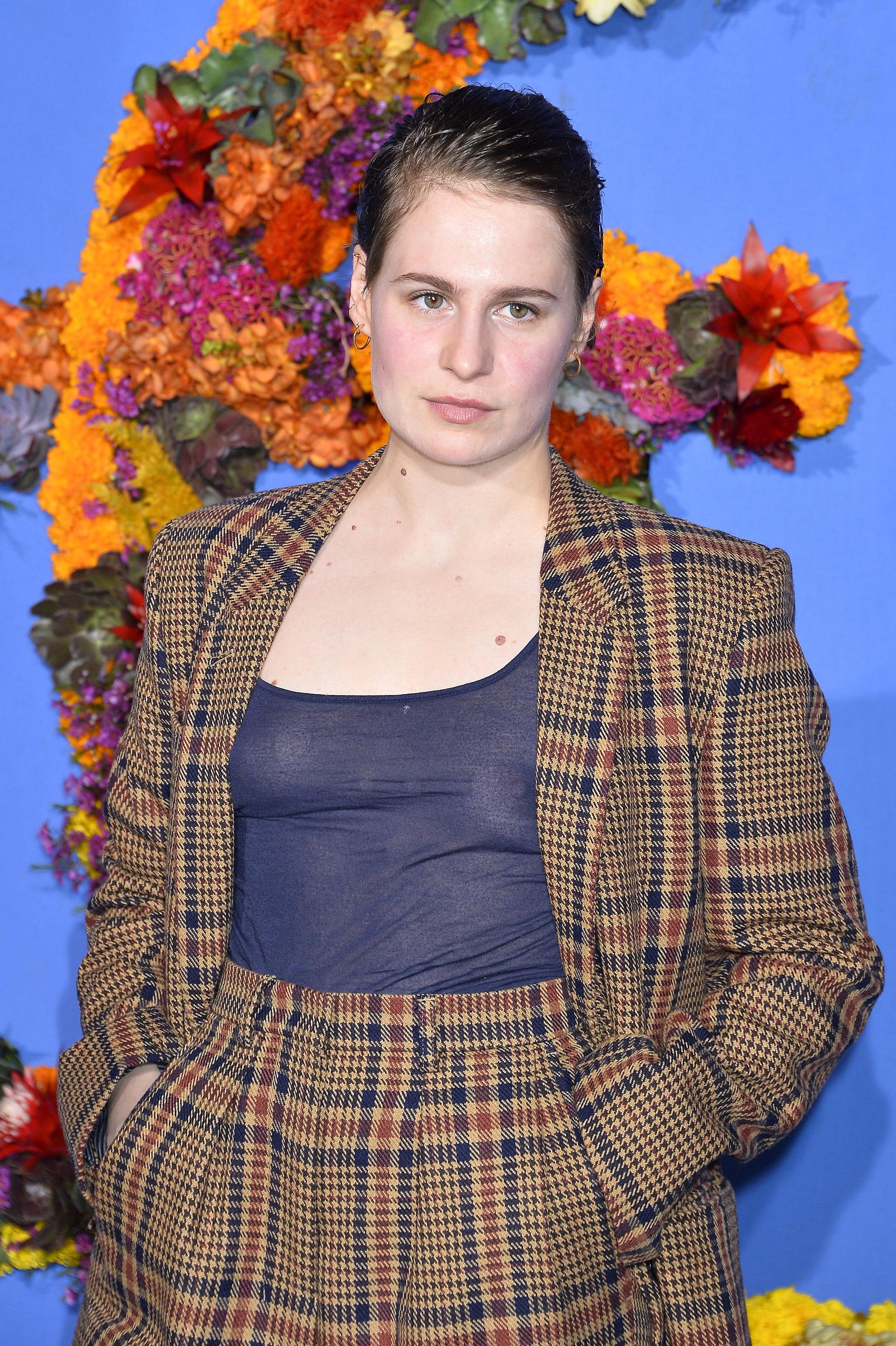 16P Heloise Letissier See-Through