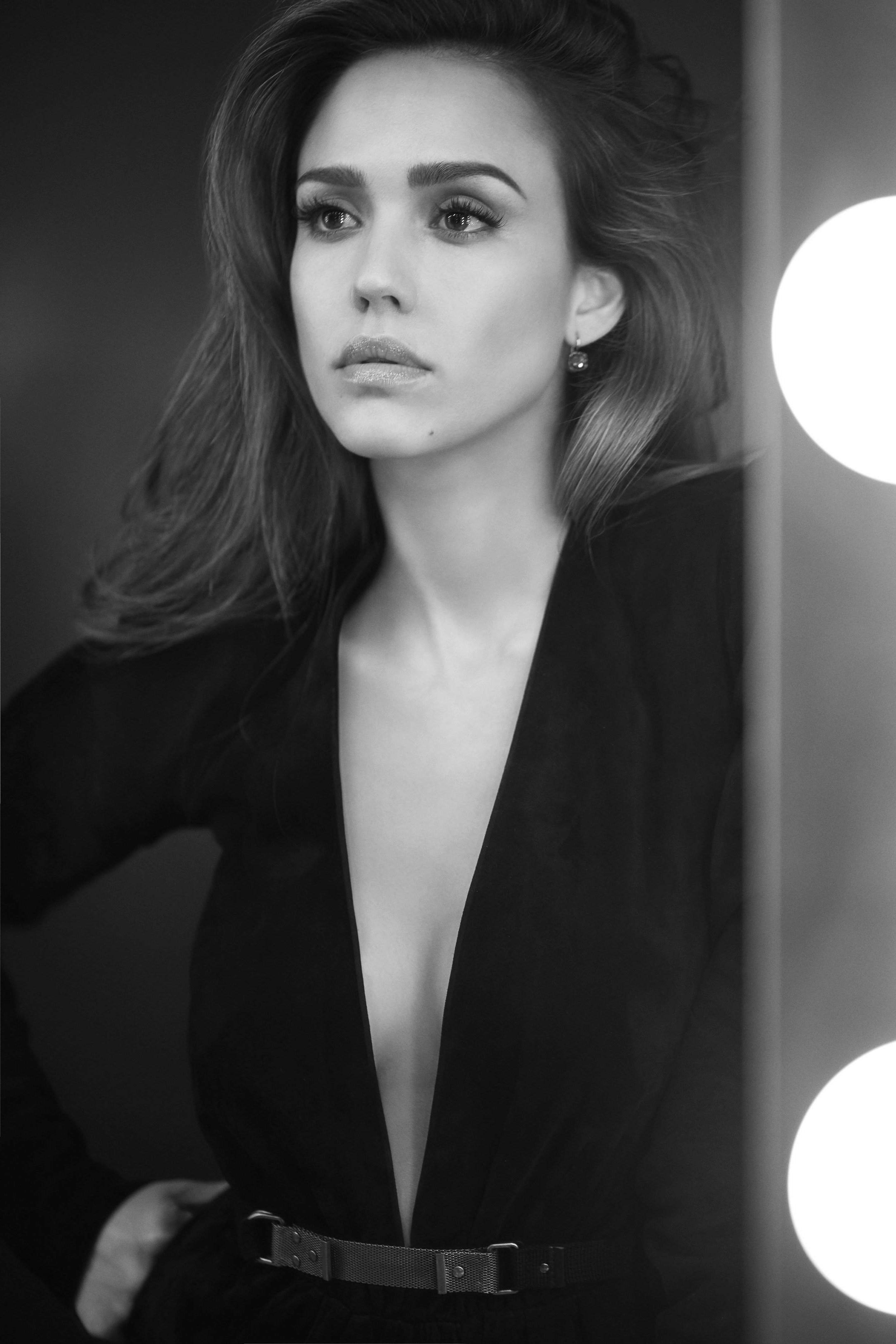 5P Jessica Alba’s Beauty is Mesmerizing