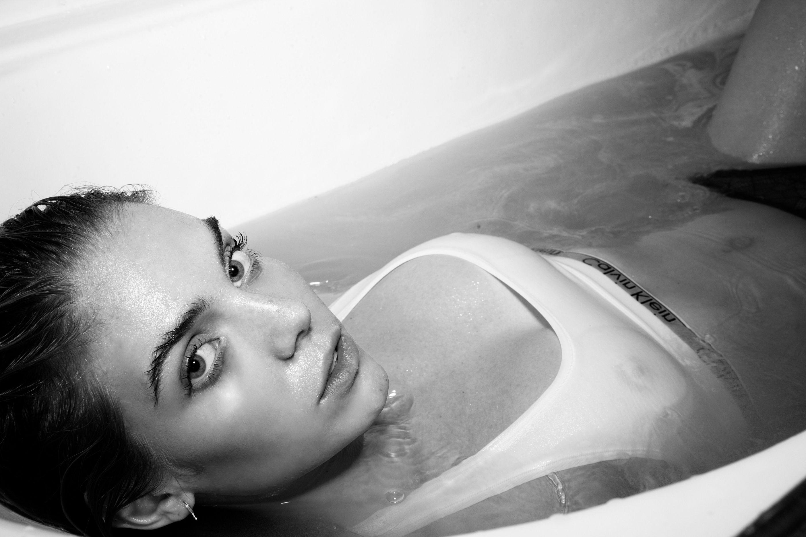 6P See-through pics of Jordan Murray