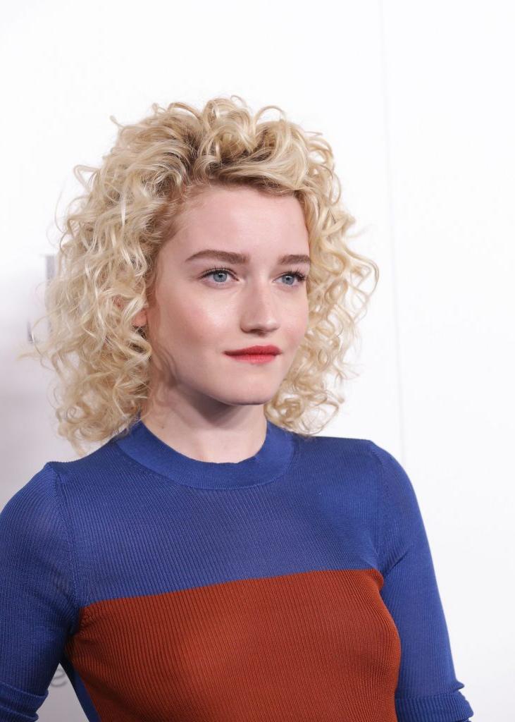 8P Julia Garner See-Through